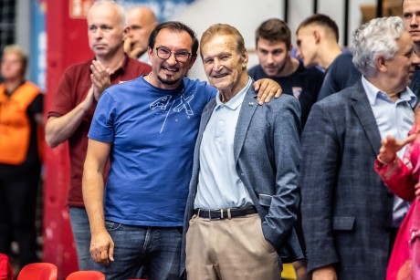 Gwiazdy Górnika sprzed lat na meczu z Gwardią